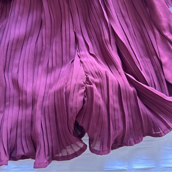 NWT Lulu's Embrace Your Beauty Burgundy Pleated Long Sleeve Skort Romper Size L - Picture 10 of 12